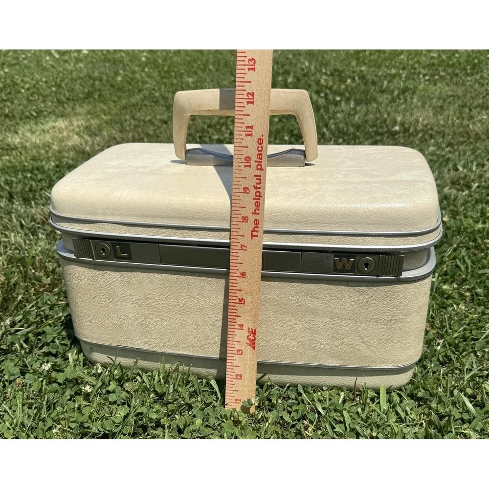 Vintage Samsonite Silhouette 1512 Vanity Train Case Beige Vinyl Locking Makeup